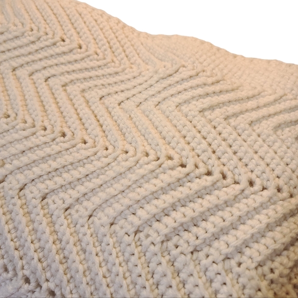 Off White Crocheted Afghan - Picture 5 of 7